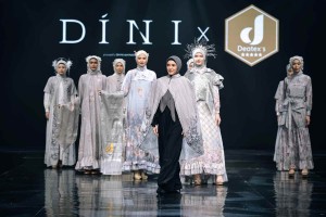 Petal Empowering Karya Dhini Aminarti: Wujud Harmoni Kelembutan dan Keteguhan Jiwa Lewat Fesyen