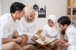 CahayaDhuha: Menggali Akar Perilaku Anak yang Tidak Boleh Diabaikan Ayah Bunda
