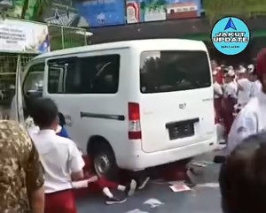 Mobil Pengangkut MBG Tabrak Sejumlah Siswa SDN 01 Kalibaru di Cilincing