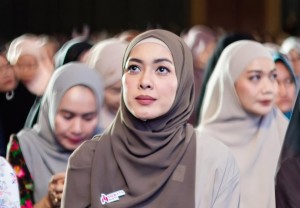 Wanita dalam Masa Iddah Keluar Rumah untuk Bekerja, Bolehkah?