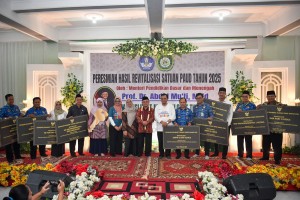 Mendikdasmen Resmikan TK Muslimat NU Roudlotut Tholibin Hasil Revitalisasi