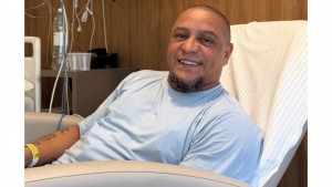 Roberto Carlos Tepis Rumor Serangan Jantung, Ini Fakta Medis Sebenarnya