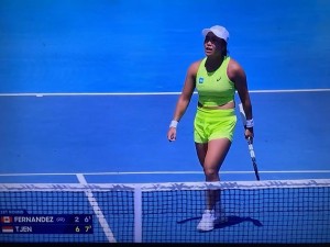 Sensasi Indonesia Janice Tjen Tumbangkan Leylah Fernandez di Australia Open dengan Straight Sets, Gayanya Mirip Barty
