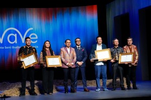 Fadli Zon Beri Apresiasi Khusus untuk 88 Rising dan Indonesian Idol di Panggung MTN Wave