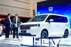 Honda STEP WGN e:HEV, Nyaman untuk Keluarga, Siap untuk Kerja