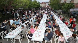 Tradisi Ramadhan di Turki: Meriam Ramadhan, Sahur dengan Musik & Festival Malam