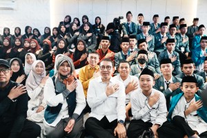 Hadiri Bedah Film SANFFEST Ramadhan, Menteri Kebudayaan Soroti Penguatan Ekosistem Film Lewat Santri Film Festival