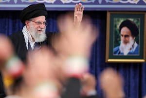 Iran Pasca Khamenei, Pembentukan Dewan Darurat dan Teka-Teki Suksesi Pemimpin Tertinggi