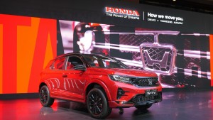 Nyaman Saat Puasa, New Honda WR-V Praktis Diajak untuk Berburu Takjil