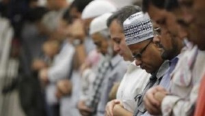 Tinjauan Fikih Hari Raya: Rahasia di Balik Bilangan Takbir dan Pilihan Surah Nabi