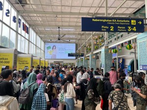 Pecah Rekor Lebaran, KAI Layani 242.773 Pelanggan KA Jarak Jauh dalam Sehari (Okupansi 150,7 Persen)