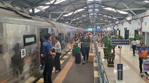 Arus Balik Meningkat, Penjualan Tiket KA Jarak Jauh Capai 101,2 Persen dari Kapasitas Lebaran