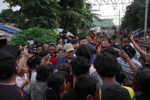 Seskab Teddy Ungkap Alasan Prabowo Susuri Bantaran Rel Senen