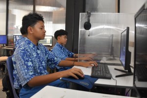 Tinjau Langsung Hari Pertama TKA SMP, Mendikdasmen Bocorkan Strategi Jitu Ujian