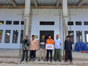 Rumah Zakat Salurkan Bantuan Material untuk Percepat Pembangunan Masjid di Tanara