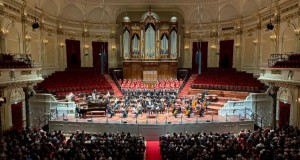 Avip Priatna dan JCO Sukses Gelar Konser di Panggung Concertgebouw Amsterdam