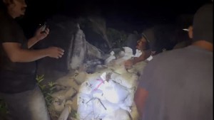 81 Karung Bijih Timah dan Mineral Strategis Berhasil Diamankan Satgas TNI AL Di Pantai Penyusuk, Bangka Belitung