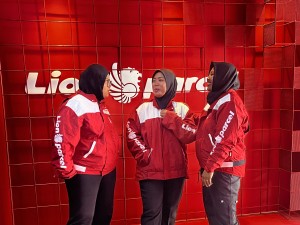 Kartini Masa Kini, Kisah Kurir Lion Parcel Menembus Batas