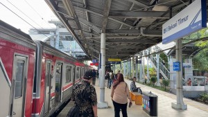 Stasiun Bekasi Timur Kembali Layani Penumpang, KRL Bekasi-Cikarang Beroperasi Normal