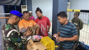Gagalkan Penyelundupan Satwa Dilindungi, TNI AL Amankan Burung Nuri Endemik Maluku di Pelabuhan Yos Soedarso Ambon