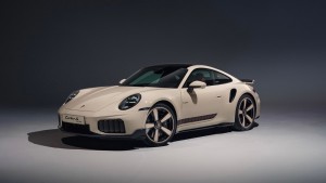 Porsche 911 Turbo S Edisi Super Eksklusif Terbaru dengan Tekstil Tenun Tangan Badui Dibandrol 4,1 Miliar