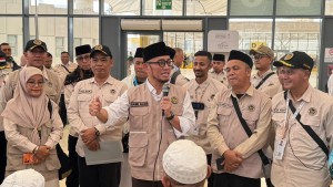 Wamen Haji Bongkar Dugaan Penipuan Badal Haji Rp1,4 Miliar, Izin KBIHU Terancam Dicabut