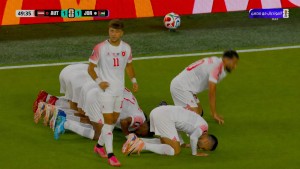 Sujud Syukur di Piala Dunia 2026, Momen Pemain Yordania Usai Cetak Gol Bersejarah Jadi Sorotan