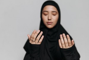 Bacaan Doa Agar Anak Terhindar dari Perbuatan Zina dan Maksiat