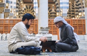 Ruben Onsu Bagikan Momen Belajar Al-Quran di Madinah, Ada Tugas Hafalan dari Ustaz