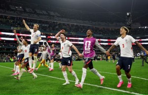 Inggris Lolos Dramatis! Bermain dengan 10 Pemain, Harry Kane dan Jude Bellingham Hancurkan Perlawanan Meksiko