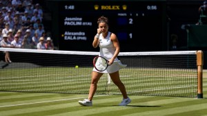 Ditonton Federer, Alexandra Eala Kalah Duel Melawan Paolini di Babak Keempat Wimbledon
