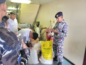 TNI AL Gagalkan Pengiriman 300 Kg Sianida Ilegal melalui Jalur Laut