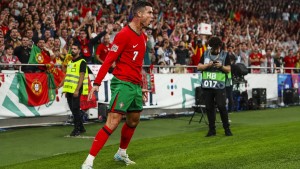Cristiano Ronaldo Dapat Penilaian Jujur dari Ange Postecoglou Usai Pertemuan Pertama di Al-Nassr, Meski Kembali ke Latihan Tertunda