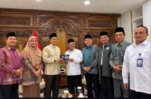 Pertemuan Mendikdasmen-Cholil Nafis, Membudayakan Hidup Halal di Kalangan Sekolah