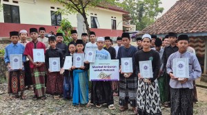 Bank Muamalat Bantu Anak Pelosok, Kisah Santri Sekolah Pakai Sandal Jepit Bikin Haru