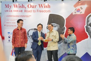 Fadli Zon Buka Pameran Foto Sejarah Indonesia-Korea di ANTARA Heritage Center