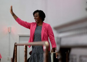 Kandidat Pro-Palestina Angie Nixon Menang di Pemilu Senat AS