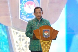 Mendagri Ajak Pemda Perkuat Gotong Royong Atasi Dampak Bencana
