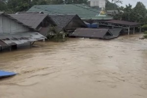 Surah Hud Ayat 44: Hikmah Bencana Banjir dan Ketaatan Alam