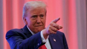 Larangan Trump Terhadap Media yang Meliput di Gedung Putih Melanggar Konstitusi