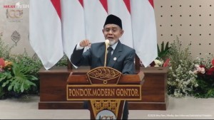 Di Depan Prabowo, Pimpinan Gontor Guyon soal Cari Muka hingga Tak Punya Ijazah