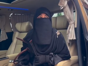 Ultah Masih 2 Bulan Lagi, Umi Pipik Dapat Kado Mobil Mewah dari Abidzar