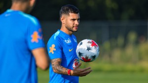 Bruno Guimaraes Yang Berbandrol 1,6 Triliun Sebut Dua Klub yang Ingin Dijadikan Tempat Berlabuh