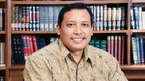 Ilusi Gelar dan Runtuhnya Adab Intelektual Kita