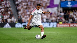 Arsenal, Liverpool, dan Chelsea Rebutan Alexander-Arnold Milik Real Madrid