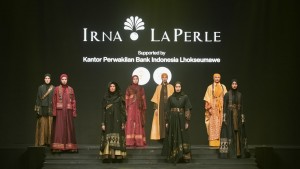 Pesona Perpaduan Tenun Bungong Jeroe-Jumputan Wongkito Bergaya Modern dari Irna La Perle