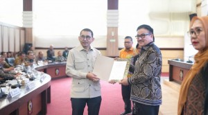 Kukuhkan Pengurus HIPIIS Sulawesi Selatan, Fadli Zon Dorong Riset Ilmu Sosial untuk Pemajuan Kebudayaan