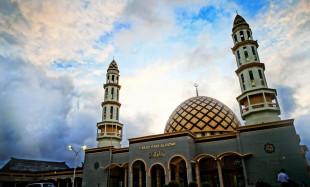 Rahmatan Lil Alamin hingga Maluku dan Papua, Empat Masjid Megah Jadi Landmark