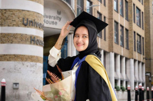Wardah Nafisah: Anak Kiai Kuliah di Inggris, Belajar Sambil Mengasuh Anak