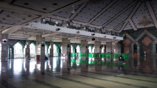 Masjid Tutup akibat PPKM, Ustadz Dasad: Fungsinya Bisa Dipindah ke Rumah